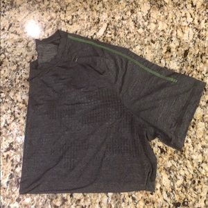 Men’s lululemon workout top